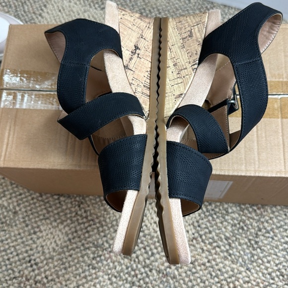 Lifestride • Women's Sincere Wedge Sandal • Blackk/Tan • Size 9M - Picture 5 of 17